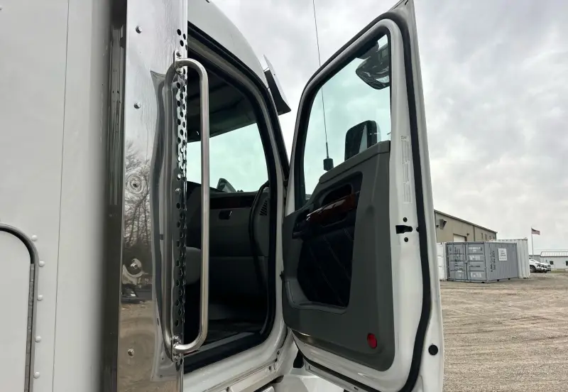 2021 Kenworth T880 photo 99