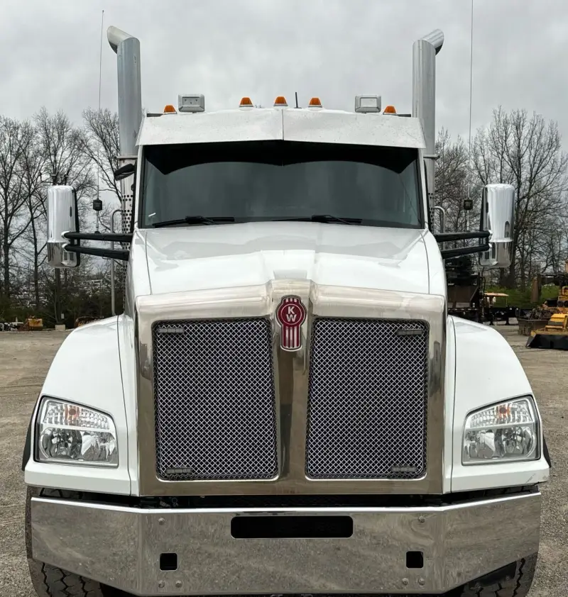 2021 Kenworth T880 photo 2