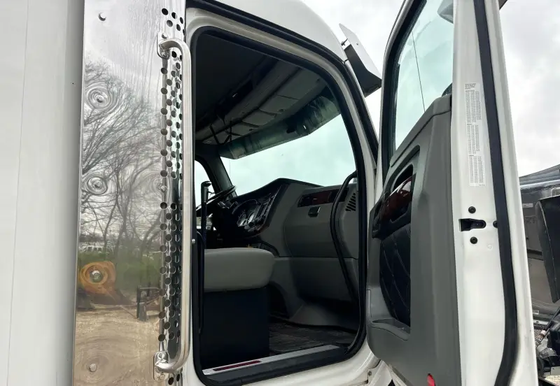 2021 Kenworth T880 photo 102