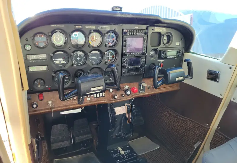 1982 Cessna 172P Skyhawk II photo 38
