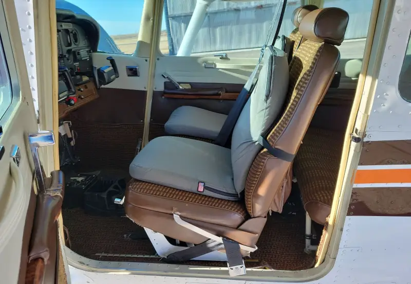 1982 Cessna 172P Skyhawk II photo 35