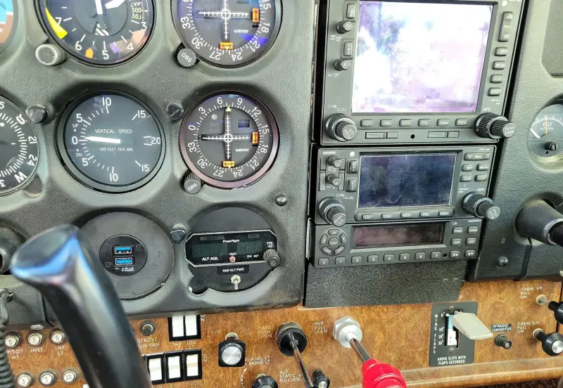 1982 Cessna 172P Skyhawk II photo 49