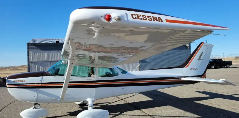 1982 Cessna 172P Skyhawk II photo 2