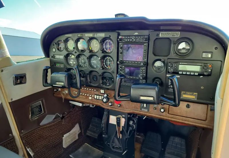 1982 Cessna 172P Skyhawk II photo 40
