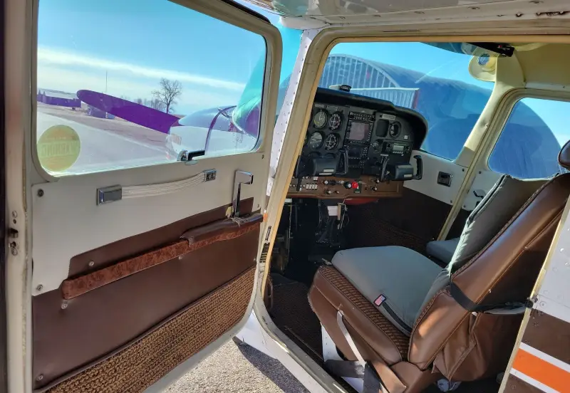1982 Cessna 172P Skyhawk II photo 33