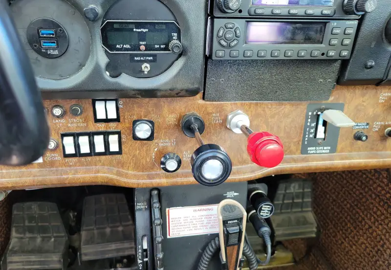 1982 Cessna 172P Skyhawk II photo 50
