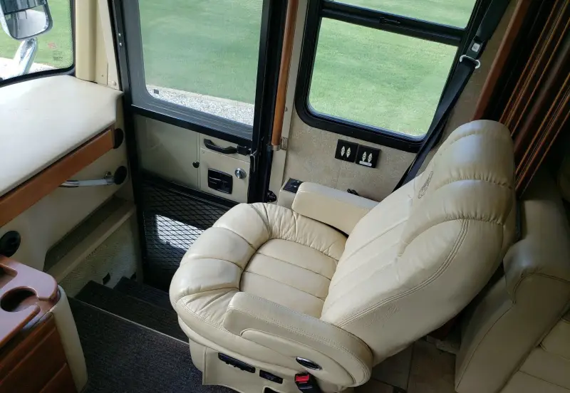 2009 Tiffin Motor Homes Allegro Bus photo 75