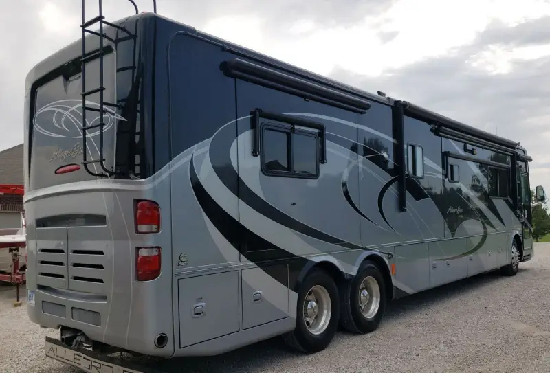 2009 Tiffin Motor Homes Allegro Bus photo 5