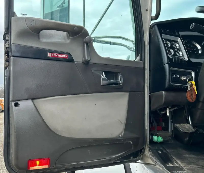 2007 Kenworth T800 photo 25