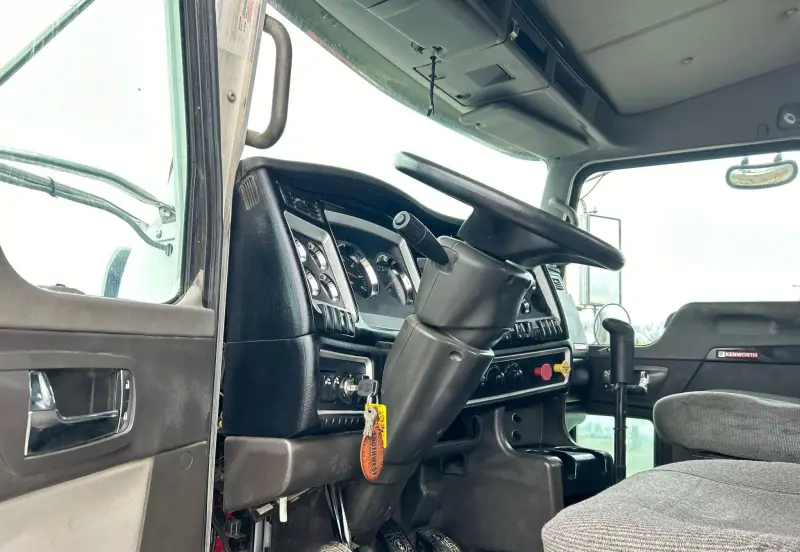 2007 Kenworth T800 photo 27