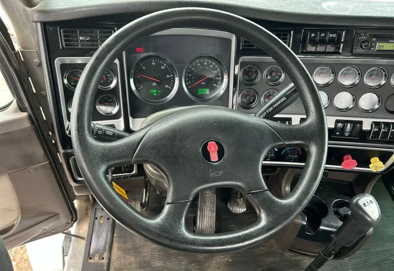 2007 Kenworth T800 photo 32