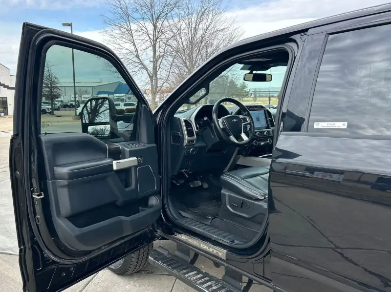 2022 Ford F250 Super Duty photo 12