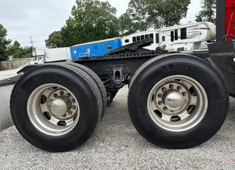 2023 Kenworth T680 photo 5