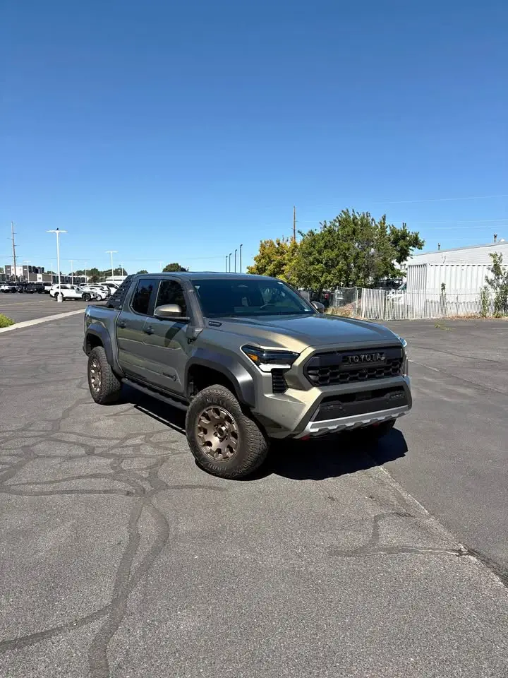 2025 Toyota Tacoma Trailhunter photo 1