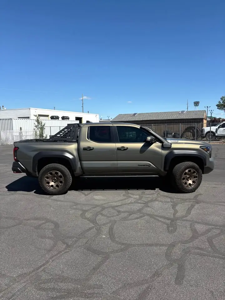 2025 Toyota Tacoma Trailhunter photo 2