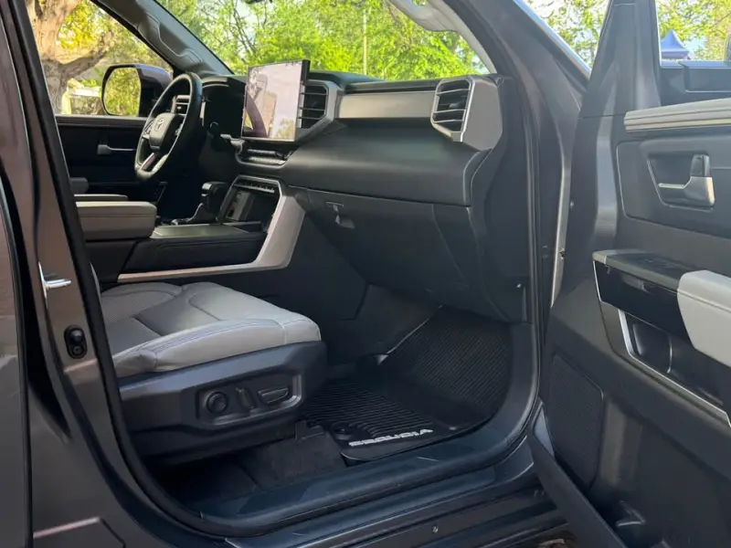2023 Toyota Sequoia Limited TRD Off-Road photo 15