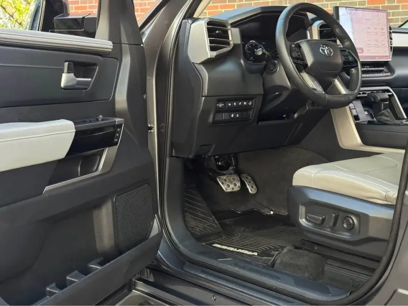 2023 Toyota Sequoia Limited TRD Off-Road photo 10