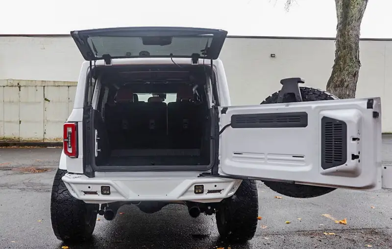 2023 Ford Bronco Outer Banks photo 16