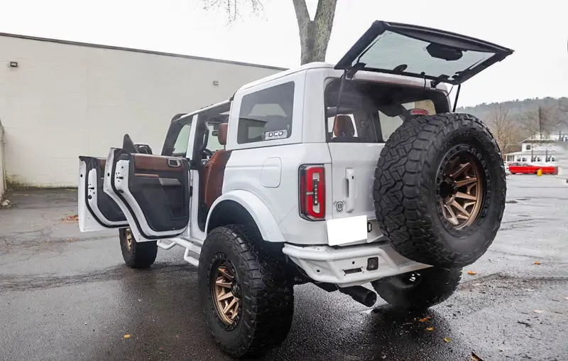 2023 Ford Bronco Outer Banks photo 21