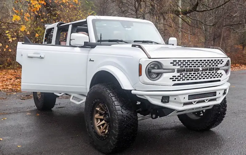 2023 Ford Bronco Outer Banks photo 18